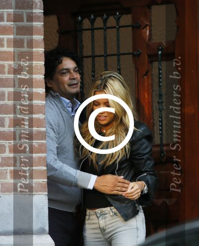 Amsterdam 10 oktober 2014
Sylvie Meis wordt bij het conservatorium hotel opgehaald met de taxi en daaran naar haar advocaat Robert Geerlings en naar schiphol gebracht.
