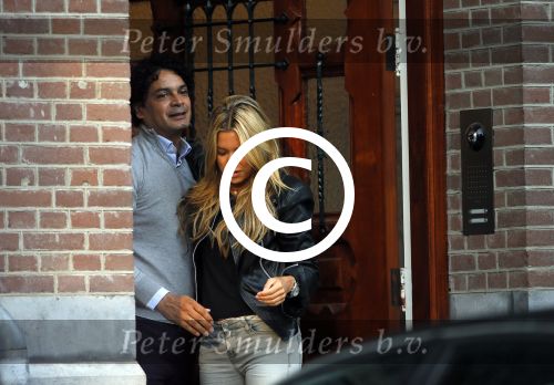 Amsterdam 10 oktober 2014
Sylvie Meis wordt bij het conservatorium hotel opgehaald met de taxi en daaran naar haar advocaat Robert Geerlings en naar schiphol gebracht.