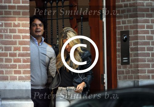 Amsterdam 10 oktober 2014
Sylvie Meis wordt bij het conservatorium hotel opgehaald met de taxi en daaran naar haar advocaat Robert Geerlings en naar schiphol gebracht.