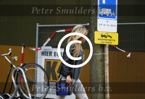Amsterdam 10 oktober 2014
Sylvie Meis wordt bij het conservatorium hotel opgehaald met de taxi en daaran naar haar advocaat Robert Geerlings en naar schiphol gebracht.