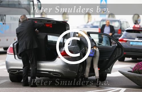 Amsterdam 10 oktober 2014
Sylvie Meis wordt bij het conservatorium hotel opgehaald met de taxi en daaran naar haar advocaat Robert Geerlings en naar schiphol gebracht.
