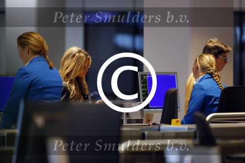 Amsterdam 10 oktober 2014
Sylvie Meis wordt bij het conservatorium hotel opgehaald met de taxi en daaran naar haar advocaat Robert Geerlings en naar schiphol gebracht.