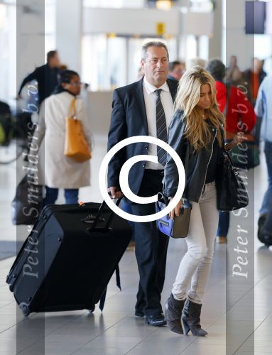 Amsterdam 10 oktober 2014
Sylvie Meis wordt bij het conservatorium hotel opgehaald met de taxi en daaran naar haar advocaat Robert Geerlings en naar schiphol gebracht.