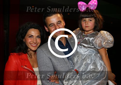 Bussum, 27 September 2014
Premiere Sneeuwwitje in \'t Spant in Bussum
Wilfred Genee met zijn vrouw Lili Pirayesh en hun dochter
Foto Peter Smulders BV