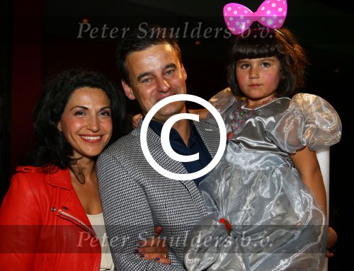 Bussum, 27 September 2014
Premiere Sneeuwwitje in \'t Spant in Bussum
Wilfred Genee met zijn vrouw Lili Pirayesh en hun dochter
Foto Peter Smulders BV