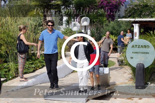 ibiza 26 september 2014
Opnames beste zanger van nederland bij hotel atzaro op ibiza. Rene Froger Jan Smit Xander de Buisonje Edsilia Rombley Andre Hazes jr vliegen daarna met prive vliegtuig naar Nederland