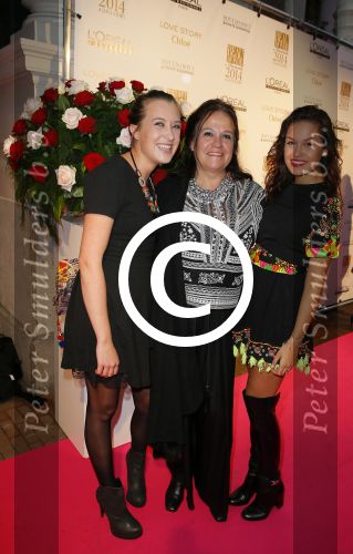 Amsterdam 29 september 2014
Beau monde awards in het Amstel hotel.
Lola, moeder Xandra en Holly Brood
