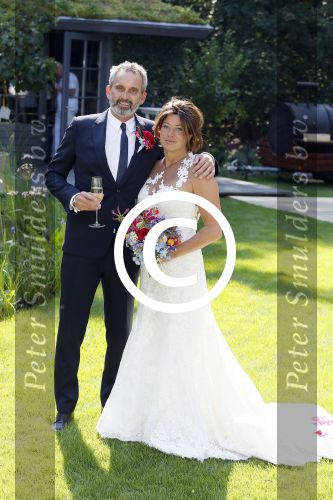 Waalre 22 augustus 2015
Amanda Beekman en Harrie Kolen trouwen in de tuin van hun huis in Waalre . Al hun kinderen zijn erbij.