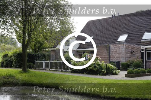 Vinkeveen 24 september 2015
Andre Hazes jr en zijn vriendin Monique gaan samen wonen in hun nieuwe huis.