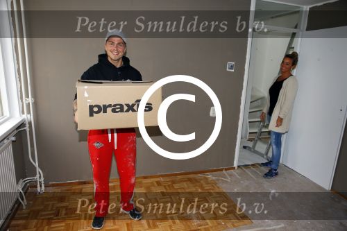 Vinkeveen 24 september 2015
Andre Hazes jr en zijn vriendin Monique gaan samen wonen in hun nieuwe huis.