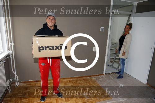 Vinkeveen 24 september 2015
Andre Hazes jr en zijn vriendin Monique gaan samen wonen in hun nieuwe huis.