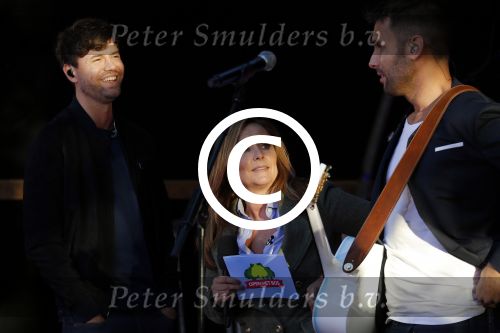 Haarzuilens 27 september 2015
Aktie om bomen te planten gepresenteerd door Beau v Erven Dorens en Angela Groothuizen.
oa Evelyn Struik Trijntje OOsterhuis Nick & Simon Marjan Berk Tineke Schouten Ruud Feltkamp en inge Ipenburg werken mee.