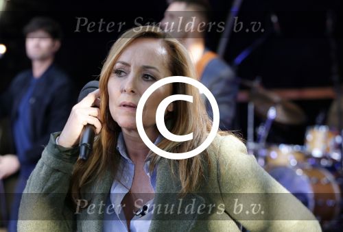 Haarzuilens 27 september 2015
Aktie om bomen te planten gepresenteerd door Beau v Erven Dorens en Angela Groothuizen.
oa Evelyn Struik Trijntje OOsterhuis Nick & Simon Marjan Berk Tineke Schouten Ruud Feltkamp en inge Ipenburg werken mee.