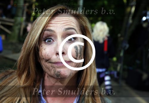 Haarzuilens 27 september 2015
Aktie om bomen te planten gepresenteerd door Beau v Erven Dorens en Angela Groothuizen.
oa Evelyn Struik Trijntje OOsterhuis Nick & Simon Marjan Berk Tineke Schouten Ruud Feltkamp en inge Ipenburg werken mee.