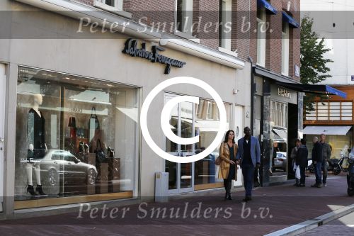 Amsterdam 19 september 2015
Annemarie v Gaal met nieuwe vriend Rhandy MacNack op de pc hooftstraat