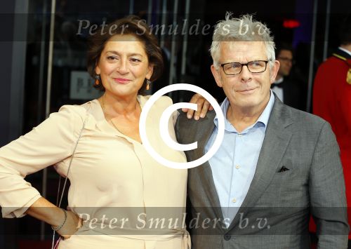 Utrecht 2 oktober 2015
Uitreiking van de gouden kalveren in het beatrix theater. Alex v Warmerdam met Annet Malherbe
