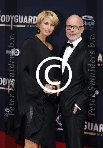 Utrecht 27 september 2015
Premiere the bodyguard met oa Romy Monteiro Mark v Eeuwen  Carolina Dijkhuizen en Patrick Martens. Anouk Smulders en Mart Visser