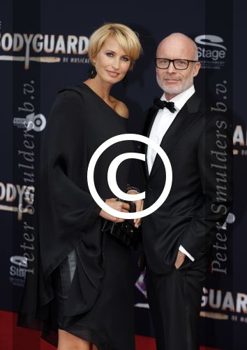 Utrecht 27 september 2015
Premiere the bodyguard met oa Romy Monteiro Mark v Eeuwen  Carolina Dijkhuizen en Patrick Martens. Anouk Smulders en Mart Visser