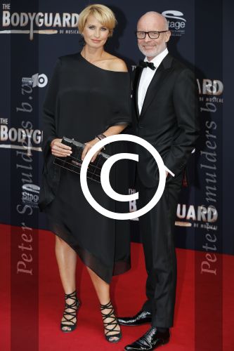 Utrecht 27 september 2015
Premiere the bodyguard met oa Romy Monteiro Mark v Eeuwen  Carolina Dijkhuizen en Patrick Martens. Anouk Smulders en Mart Visser