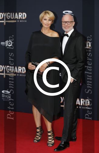 Utrecht 27 september 2015
Premiere the bodyguard met oa Romy Monteiro Mark v Eeuwen  Carolina Dijkhuizen en Patrick Martens. Anouk Smulders en Mart Visser