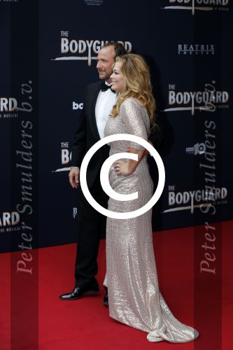 Utrecht 27 september 2015
Premiere the bodyguard met oa Romy Monteiro Mark v Eeuwen  Carolina Dijkhuizen en Patrick Martens. Antje Monteiro met vriend Dennis