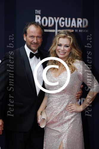 Utrecht 27 september 2015
Premiere the bodyguard met oa Romy Monteiro Mark v Eeuwen  Carolina Dijkhuizen en Patrick Martens. Antje Monteiro met vriend Dennis