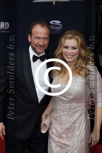 Utrecht 27 september 2015
Premiere the bodyguard met oa Romy Monteiro Mark v Eeuwen  Carolina Dijkhuizen en Patrick Martens. Antje Monteiro met vriend Dennis
