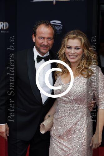 Utrecht 27 september 2015
Premiere the bodyguard met oa Romy Monteiro Mark v Eeuwen  Carolina Dijkhuizen en Patrick Martens. Antje Monteiro met vriend Dennis