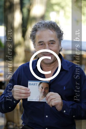 Hilversum 30 september 2015
Presentatie cd Bart Bosch. Bart zingt een liedje voor Jose Hoebee.
