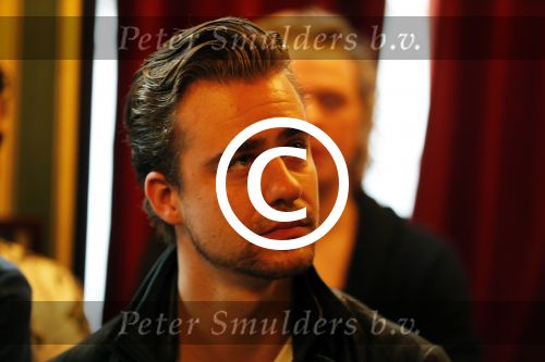 Amsterdam 16 september 2015
Perspresentatie Baantjer Live 2, Gaby Milder, Roben Mitchell van den Dungen, Hayo Kruijff, Nienke Sikkens, Beau Schneider, Peter Tuinman, Peter Romer. Erwin v Lambaart is de producent