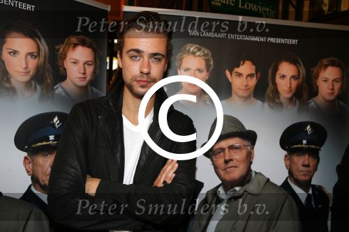 Amsterdam 16 september 2015
Perspresentatie Baantjer Live 2, Gaby Milder, Roben Mitchell van den Dungen, Hayo Kruijff, Nienke Sikkens, Beau Schneider, Peter Tuinman, Peter Romer. Erwin v Lambaart is de producent
