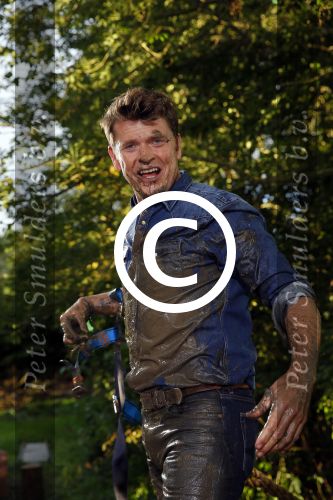 Haarzuilens 27 september 2015
Aktie om bomen te planten gepresenteerd door Beau v Erven Dorens en Angela Groothuizen.
oa Evelyn Struik Trijntje OOsterhuis Nick & Simon Marjan Berk Tineke Schouten Ruud Feltkamp en inge Ipenburg werken mee.