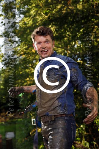 Haarzuilens 27 september 2015
Aktie om bomen te planten gepresenteerd door Beau v Erven Dorens en Angela Groothuizen.
oa Evelyn Struik Trijntje OOsterhuis Nick & Simon Marjan Berk Tineke Schouten Ruud Feltkamp en inge Ipenburg werken mee.