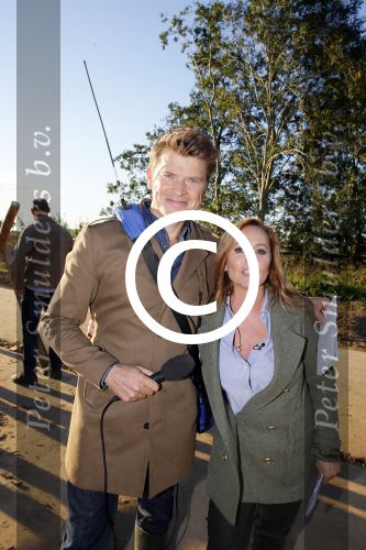 Haarzuilens 27 september 2015
Aktie om bomen te planten gepresenteerd door Beau v Erven Dorens en Angela Groothuizen.
oa Evelyn Struik Trijntje OOsterhuis Nick & Simon Marjan Berk Tineke Schouten Ruud Feltkamp en inge Ipenburg werken mee.