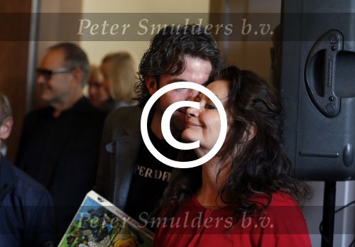 Baarn 4 oktober 2015
Presentatie boek Belinda Meuldijk in kasteel Groeneveld.
Aanwezig Thierry Duval Rob de Nijs Henriette de Nijs Julis Joshi en Robert.
Willeke Alberti krijgt het eerste boek.