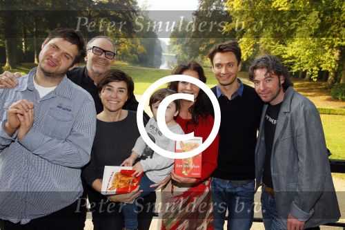 Baarn 4 oktober 2015
Presentatie boek Belinda Meuldijk in kasteel Groeneveld.
Aanwezig Thierry Duval Rob de Nijs Henriette de Nijs Julis Joshi en Robert.
Willeke Alberti krijgt het eerste boek.