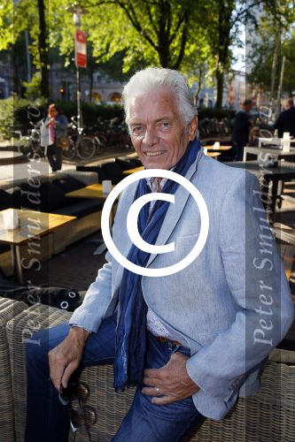 Amsterdam 30 september 2015
Boekpresenatie Joop van Tellingen in Players. Aanwezig Dennis Ria Nathalie en Fender v Tellingen alsmede rest van de familie. Ben Cramer