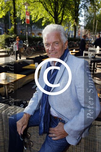 Amsterdam 30 september 2015
Boekpresenatie Joop van Tellingen in Players. Aanwezig Dennis Ria Nathalie en Fender v Tellingen alsmede rest van de familie. Ben Cramer