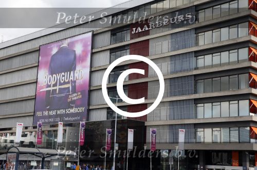Utrecht 27 september 2015
Premiere the bodyguard met oa Romy Monteiro Mark v Eeuwen  Carolina Dijkhuizen en Patrick Martens.
