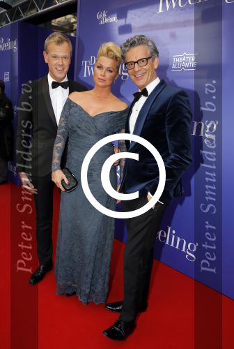 Amsterdam 11 oktober 2015
Premiere de tweeling in het nieuwe de la mar theater
Bridget Maasland en Leon de Ruyter (Links ) en rechts kapper/Stylist Theo