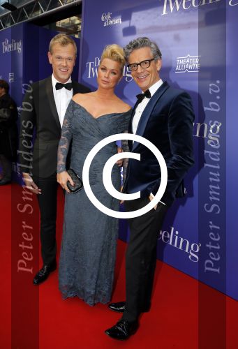 Amsterdam 11 oktober 2015
Premiere de tweeling in het nieuwe de la mar theater
Bridget Maasland en Leon de Ruyter (Links ) en rechts kapper/Stylist Theo