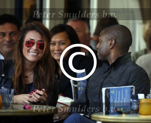 Amsterdam 9 oktober 2015
Bryan Roy met een vriendin Stephanie Groenteman op terras.