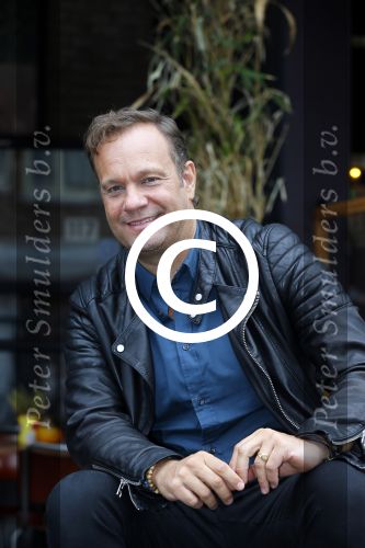 Amsterdam 7 oktober 2015
Carlo Boszhard en zijn vriend Herald bij de presentatie van zijn nieuwe programma.