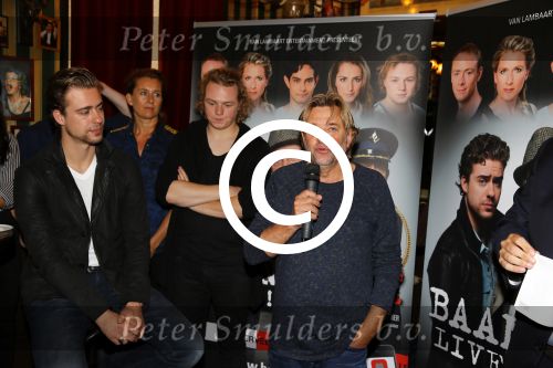 Amsterdam 16 september 2015
Perspresentatie Baantjer Live 2, Gaby Milder, Roben Mitchell van den Dungen, Hayo Kruijff, Nienke Sikkens, Beau Schneider, Peter Tuinman, Peter Romer. Erwin v Lambaart is de producent