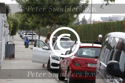 Sevilla 13/14 oktober 2015
Rafael v d Vaart heeft bezoek van zijn vriendin Christie die bij hem op bezoek is in zijn huis in Sevilla. Rafael wordt aangesproken door Edwin Bredius terwijl hij boodschappen doet in de supermarkt.