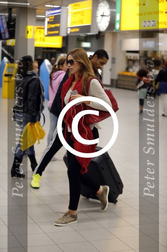 Schiphol 17 oktober 2015
Vhristie de nieuwe vriendin van Rafael v d Vaart komt aan op schiphol nadat ze 5 dagen in Sevilla is geweest.