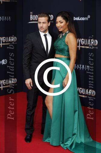 Utrecht 27 september 2015
Premiere the bodyguard met oa Romy Monteiro Mark v Eeuwen  Carolina Dijkhuizen en Patrick Martens.