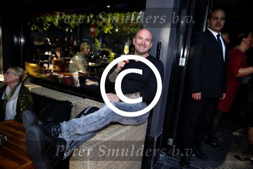 Amsterdam 30 september 2015
Boekpresenatie Joop van Tellingen in Players. Aanwezig Dennis Ria Nathalie en Fender v Tellingen alsmede rest van de familie. Dean Saunders