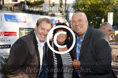 Amsterdam 30 september 2015
Boekpresenatie Joop van Tellingen in Players. Aanwezig Dennis Ria Nathalie en Fender v Tellingen alsmede rest van de familie.