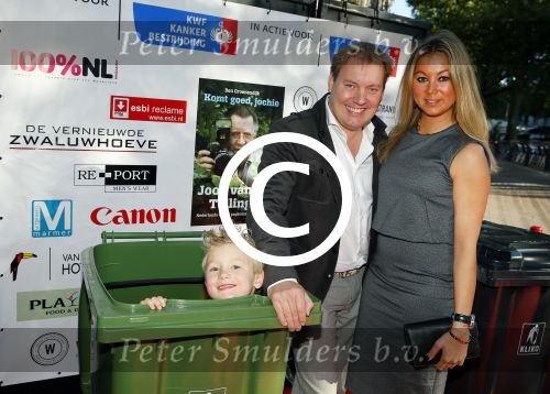 Amsterdam 30 september 2015
Boekpresenatie Joop van Tellingen in Players. Aanwezig Dennis Ria Nathalie en Fender v Tellingen alsmede rest van de familie.